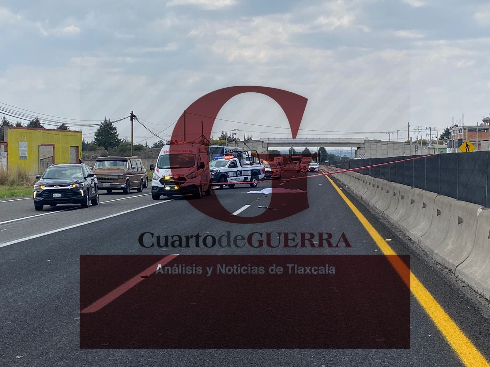 Muere posible migrante al ser atropellado, en Xaloztoc